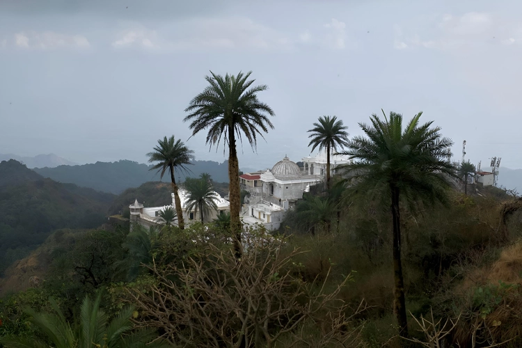 udaipur to mount abu sightseeing